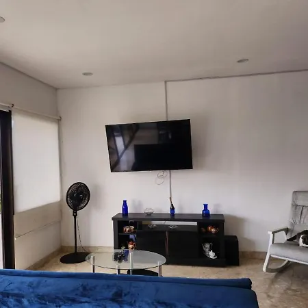 Habitación en casa particular Pequena,bano Privado Boca Grande Cartagena