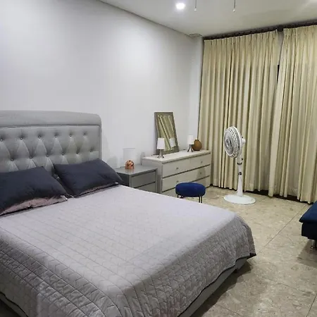 Pequena,bano Privado Boca Grande Habitación en casa particular Cartagena
