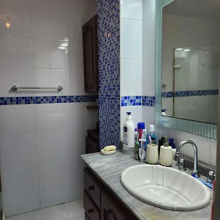 Pequena,bano Privado Boca Grande Homestay Cartagena